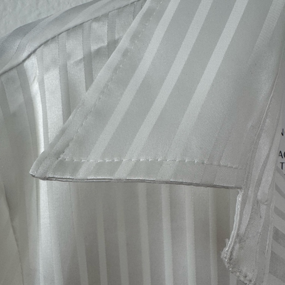 NWT Rumors Elegant White Satin Striped Button-Up Long Sleeve Shirt Size S Small - Picture 8 of 8